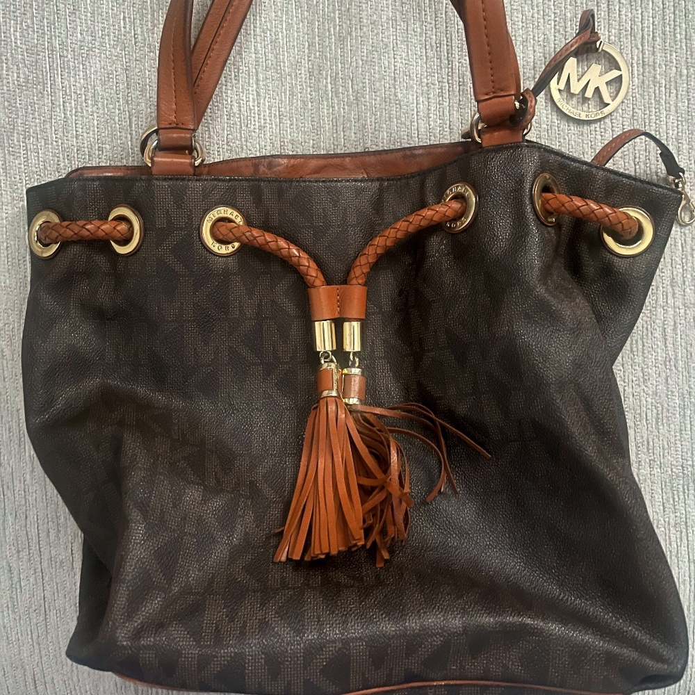 michael kors signature tote